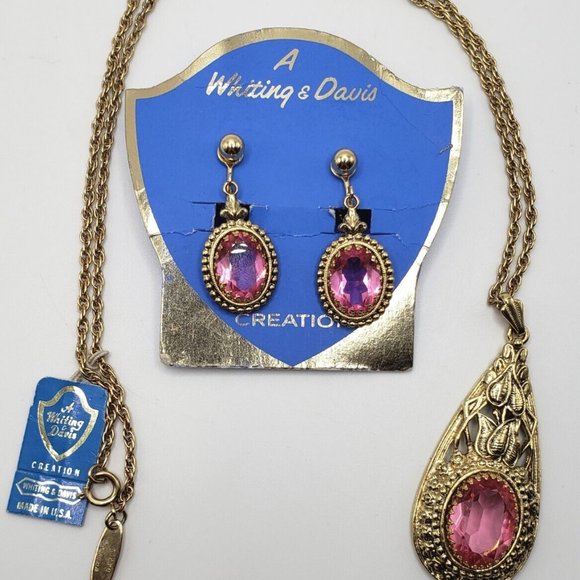 NOS Vintage Whiting & Davis Pink Glass Gold Tone Clip On Earrings & Necklace Set